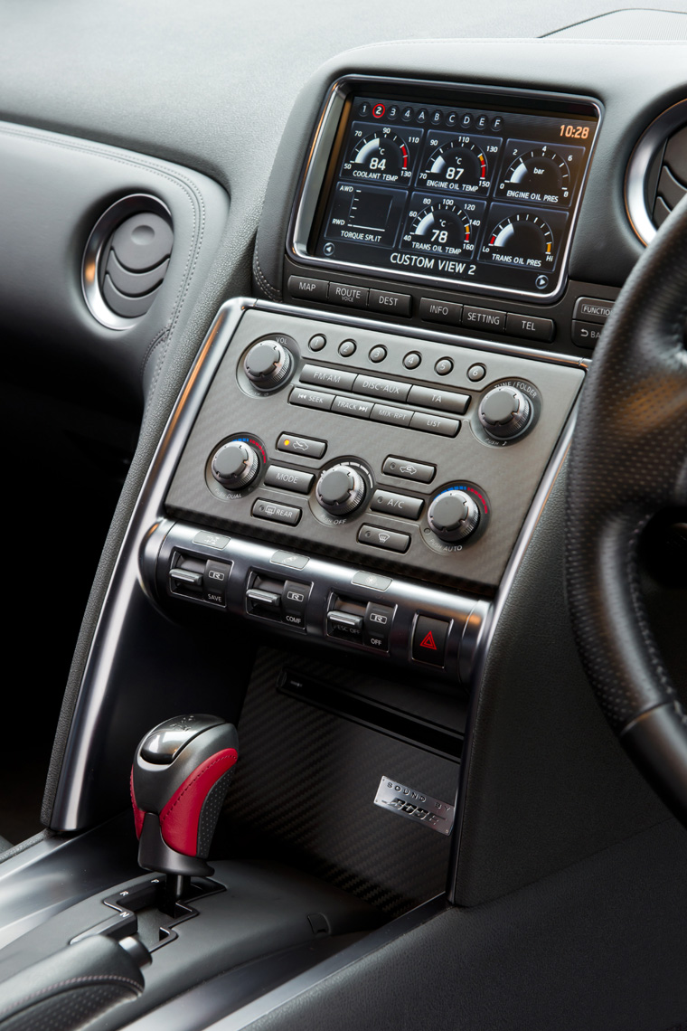 2011 Nissan GT-R Center Stack Picture